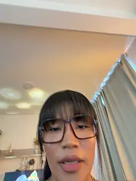 Snapshot of Jessie-pradoo chatting on May 5, 9:23 pm Jessie-pradoo online show from May 5, 9:23 pm