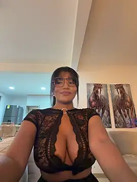 Snapshot of Jessie-pradoo chatting on May 6, 10:37 pm Jessie-pradoo online show from May 6, 10:37 pm