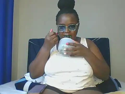 Snapshot of Montel_Montel_ chatting on January 23, 6:56 pm Montel Montel online show from January 23, 6:56 pm