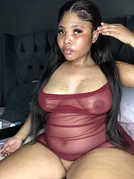 Snapshot of Anaelle24 chatting on January 19, 10:39 pm Anaelle24 online show from January 19, 10:39 pm