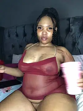 Snapshot of Anaelle24 chatting on February 25, 3:20 am Anaelle24 online show from February 25, 3:20 am