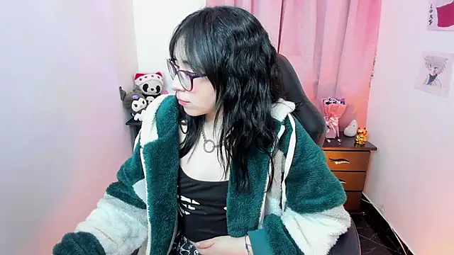 Snapshot of indra_cam chatting on January 7, 4:39 am indra cam online show from January 7, 4:39 am