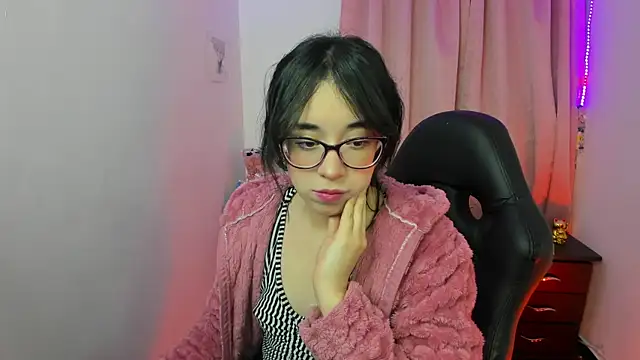 Snapshot of indra_cam chatting on January 29, 5:30 am indra cam online show from January 29, 5:30 am