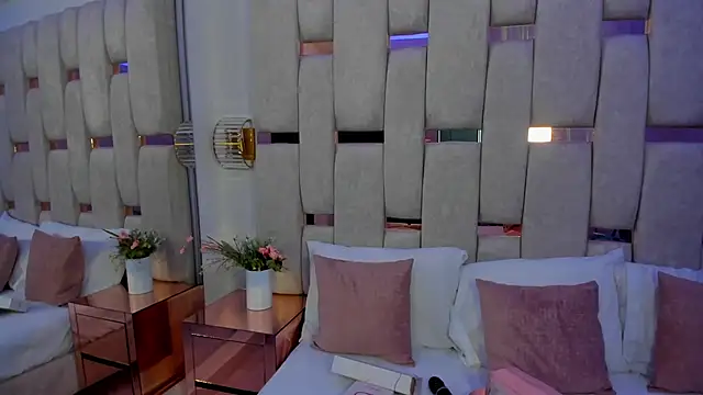 mia schwarz online show from January 25, 7:39 pm