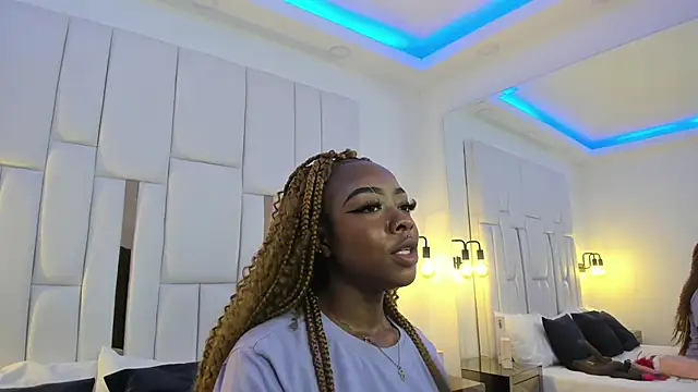 mia schwarz online show from February 2, 7:57 pm