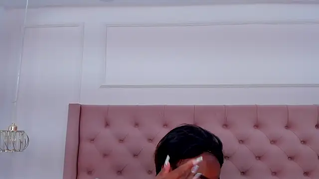 mia schwarz online show from September 11, 4:51 pm