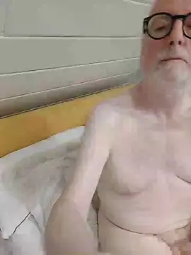 Snapshot of Greyhound70 chatting on March 10, 10:13 pm Greyhound70 online show from March 10, 10:13 pm