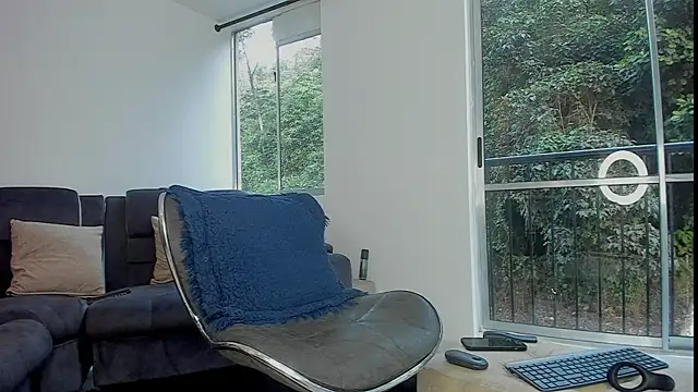 Snapshot of davis_alx1 chatting on December 14, 10:39 pm davis alx1 online show from December 14, 10:39 pm