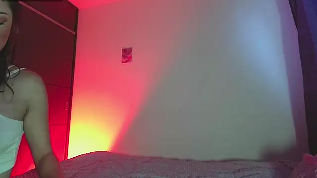 Imsophie collins online show from December 17, 9:16 pm