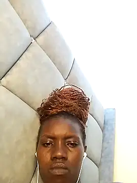 Snapshot of Slimthick900 chatting on February 23, 8:28 am Slimthick900 online show from February 23, 8:28 am