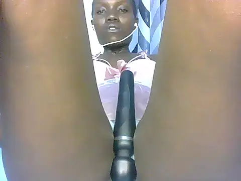 Snapshot of Slimthick900 chatting on March 19, 12:48 am Slimthick900 online show from March 19, 12:48 am