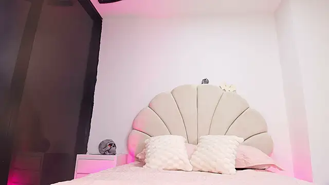 aisha sh online show from October 28, 11:58 am