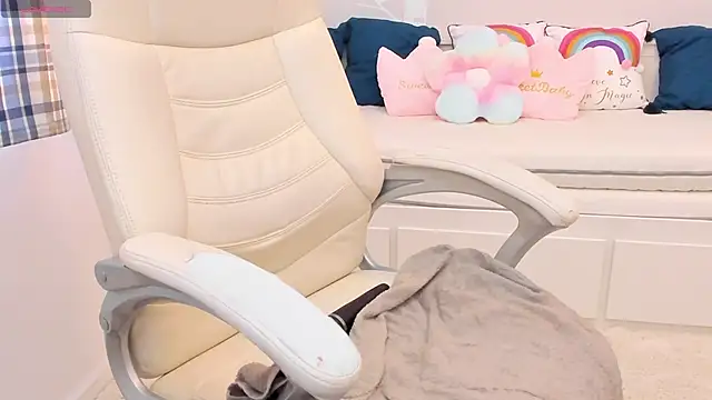 Snapshot of AniaGray chatting on December 23, 9:59 am AniaGray online show from December 23, 9:59 am