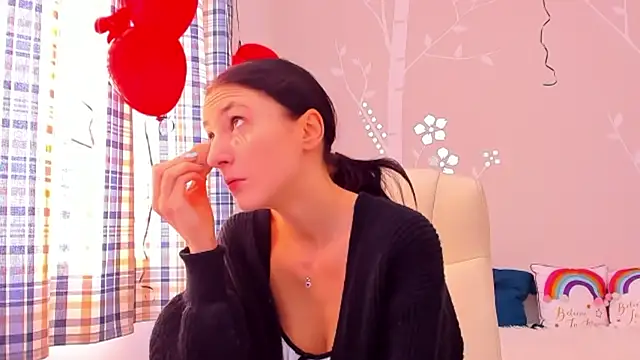 Snapshot of AniaGray chatting on February 20, 7:23 am AniaGray online show from February 20, 7:23 am