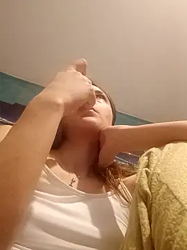 Snapshot of AniaGray chatting on November 9, 10:52 pm AniaGray online show from November 9, 10:52 pm