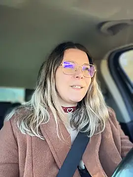 EmyLana online show from February 4, 2:10 pm