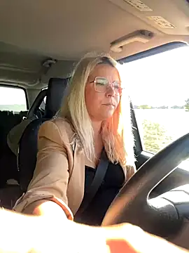 EmyLana online show from October 11, 3:21 pm