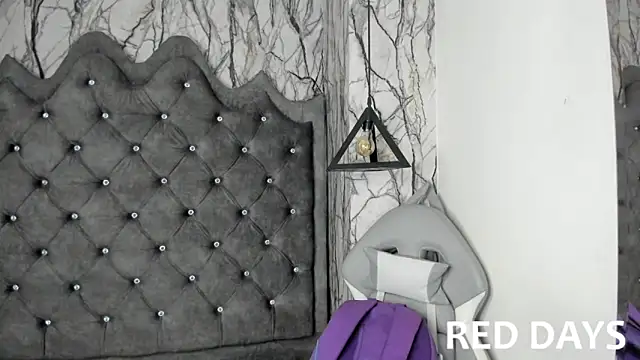 larissa01  online show from February 6, 2:33 am