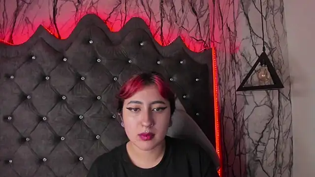 larissa01  online show from February 13, 2:56 am