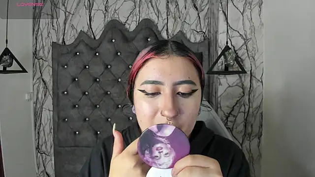 larissa01  online show from February 25, 3:20 am