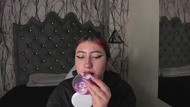 larissa01  online show from March 5, 3:29 am