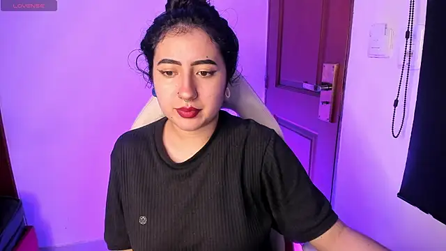 larissa01  online show from September 28, 3:34 am