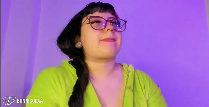 larissa01  online show from March 31, 10:10 pm