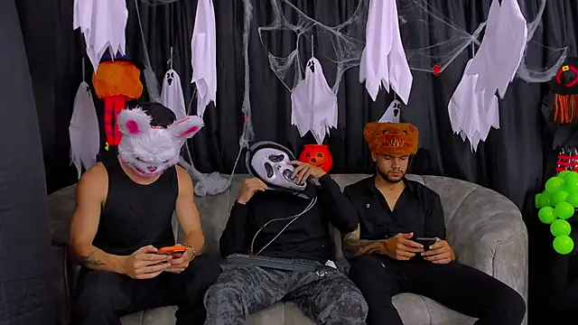 hot day online show from October 31, 9:16 pm