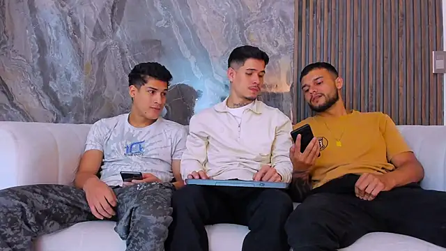 hot day online show from November 10, 8:30 pm