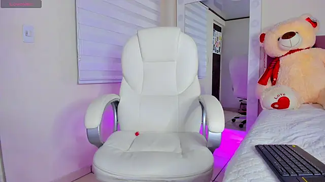 isaa 19 online show from November 27, 9:33 am