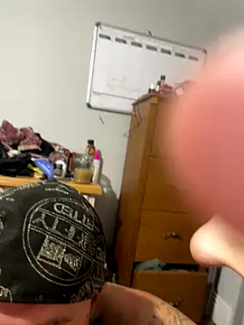 Snapshot of degiggxxx chatting on September 12, 12:55 am degiggxxx online show from September 12, 12:55 am