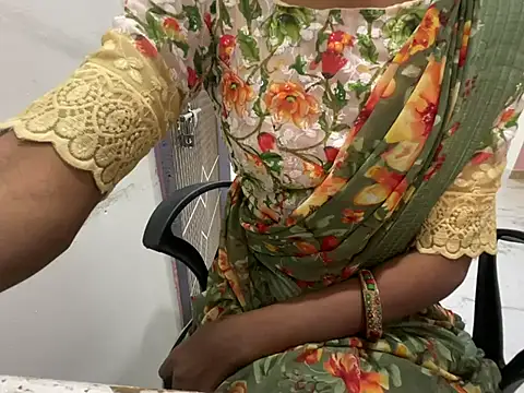 Honeyberose online show from January 10, 6:42 am