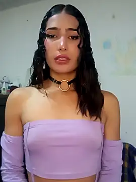 Snapshot of Lanna_hott_ chatting on February 23, 11:47 pm Lanna hott  online show from February 23, 11:47 pm