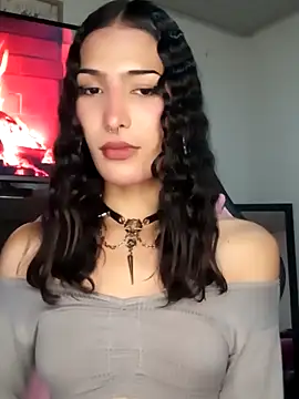 Snapshot of Lanna_hott_ chatting on September 21, 10:44 pm Lanna hott  online show from September 21, 10:44 pm