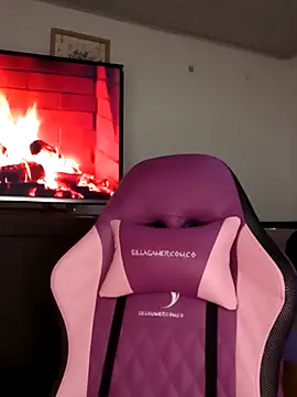 Lanna hott  online show from November 15, 11:40 am