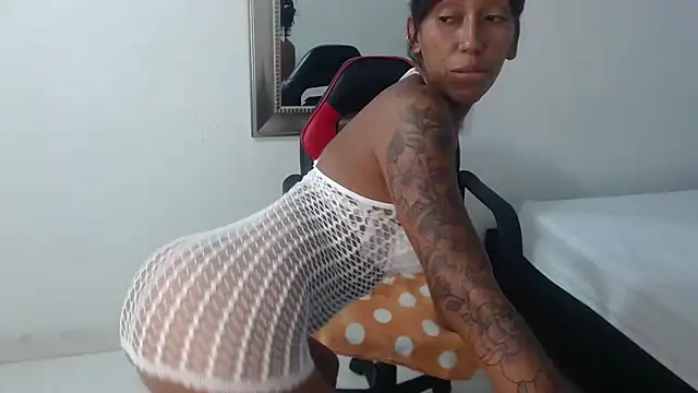 Snapshot of ZashaRomero chatting on December 18, 9:14 am ZashaRomero online show from December 18, 9:14 am