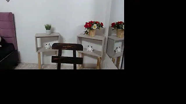 Snapshot of ZashaRomero chatting on February 10, 7:17 pm ZashaRomero online show from February 10, 7:17 pm