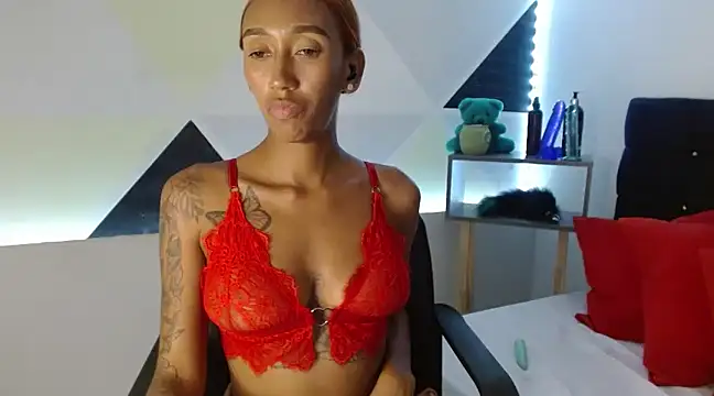 Snapshot of ZashaRomero chatting on February 23, 12:30 am ZashaRomero online show from February 23, 12:30 am