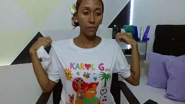 Snapshot of ZashaRomero chatting on February 27, 8:53 pm ZashaRomero online show from February 27, 8:53 pm