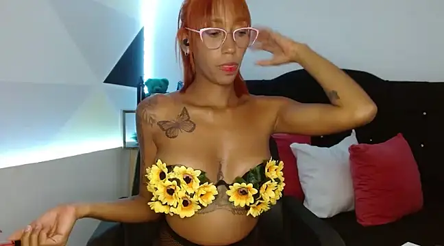 Snapshot of ZashaRomero chatting on March 7, 10:54 pm ZashaRomero online show from March 7, 10:54 pm