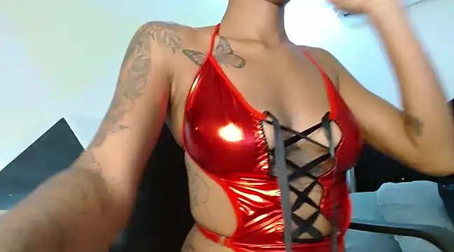 Snapshot of ZashaRomero chatting on March 16, 12:01 am ZashaRomero online show from March 16, 12:01 am