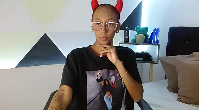 Snapshot of ZashaRomero chatting on March 20, 8:29 pm ZashaRomero online show from March 20, 8:29 pm