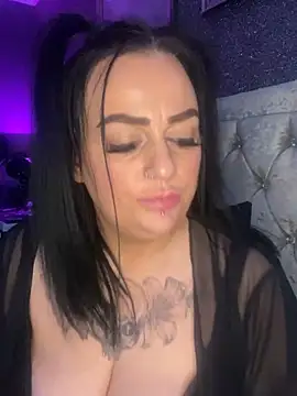 Snapshot of MissEssex chatting on January 30, 4:02 pm MissEssex online show from January 30, 4:02 pm
