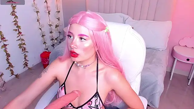 Khali reed  online show from January 20, 10:15 pm