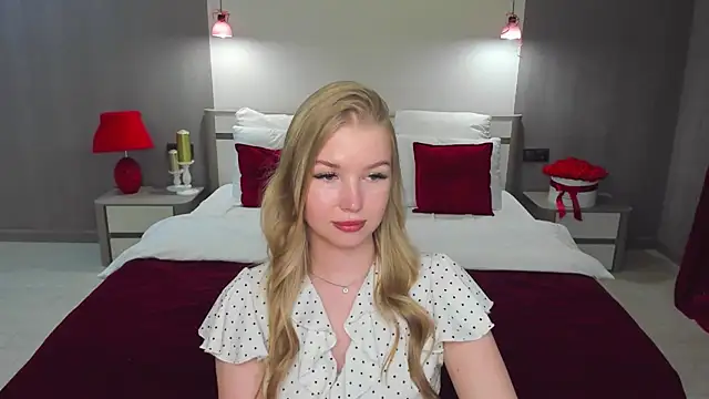 Snapshot of shy__lady chatting on June 26, 11:42 pm shy lady online show from June 26, 11:42 pm