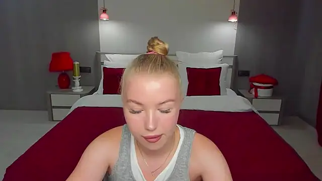 Snapshot of shy__lady chatting on July 12, 11:34 am shy lady online show from July 12, 11:34 am