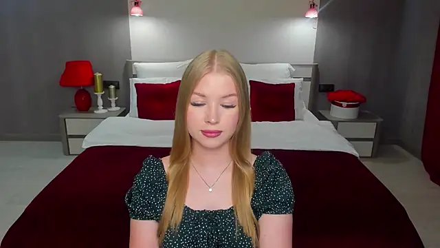 Snapshot of shy__lady chatting on July 25, 11:19 am shy lady online show from July 25, 11:19 am