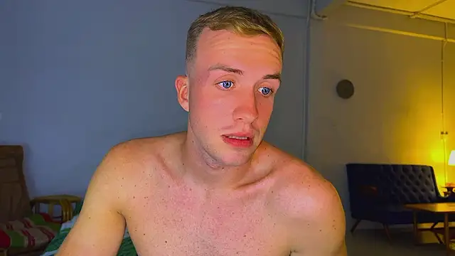 Snapshot of tommy_cumfinger chatting on February 1, 1:42 pm tommy cumfinger online show from February 1, 1:42 pm