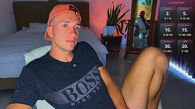 Snapshot of tommy_cumfinger chatting on February 20, 3:47 am tommy cumfinger online show from February 20, 3:47 am