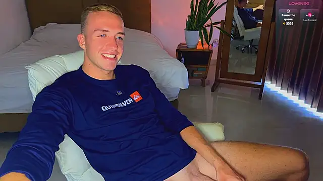 Snapshot of tommy_cumfinger chatting on February 27, 5:51 am tommy cumfinger online show from February 27, 5:51 am